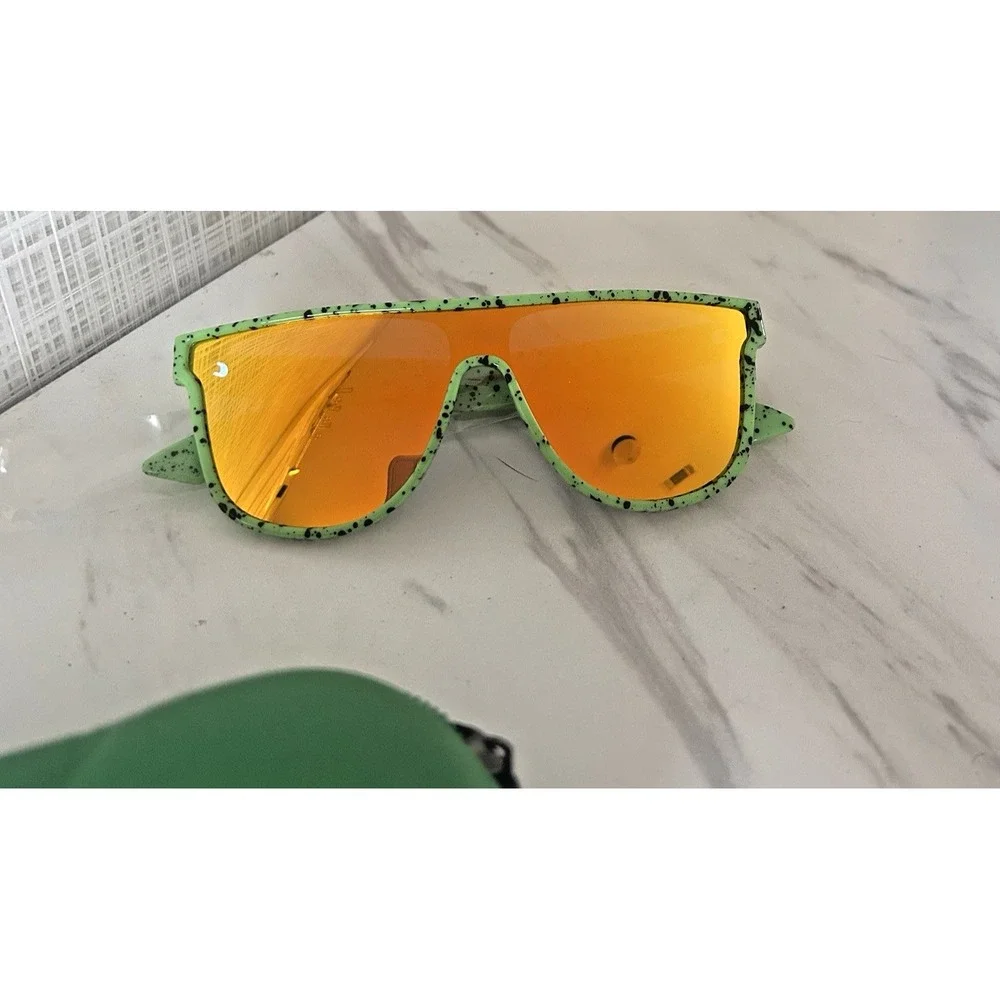 Tipsy Elves Psychic‎ Pathway Sunglasses Green Rainbow Iridescent Sport BxRR